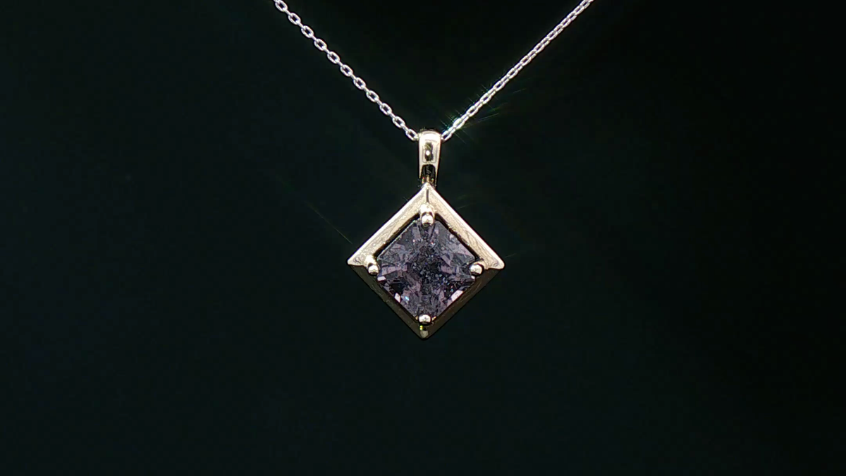 Spinel pendant