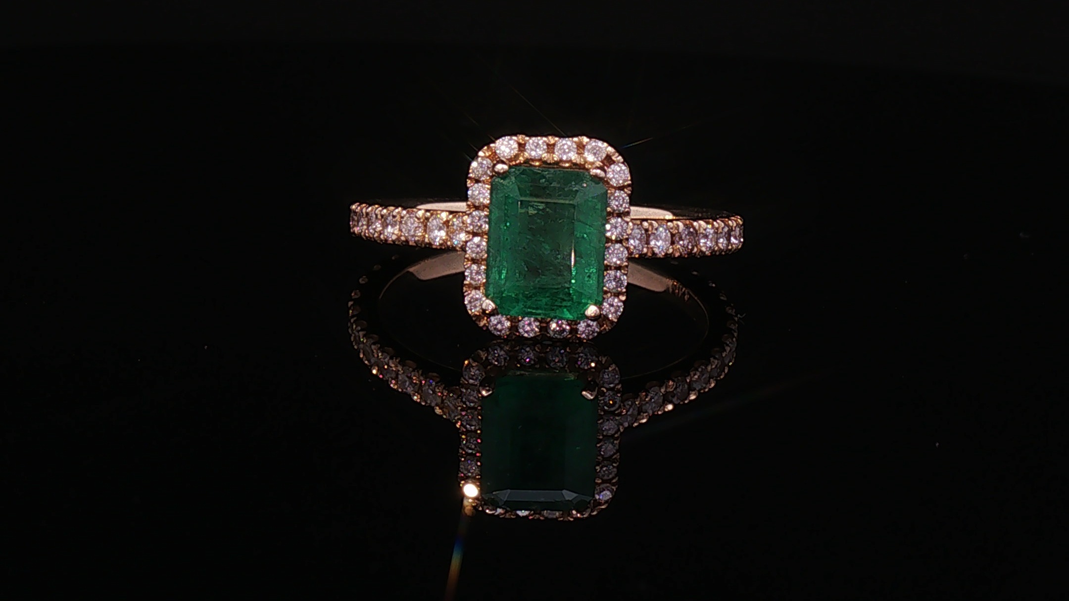 Emerald halo ring
