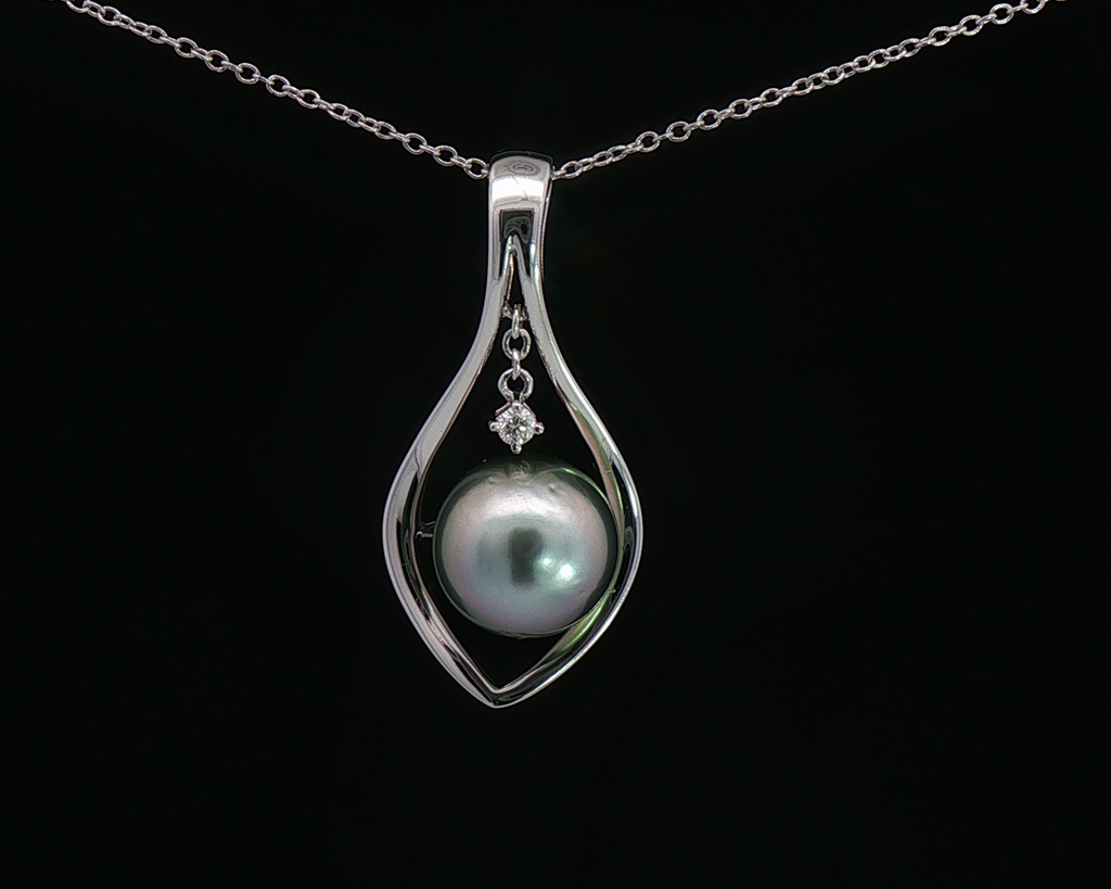 Tahitian Pearl Teardrop Pendant