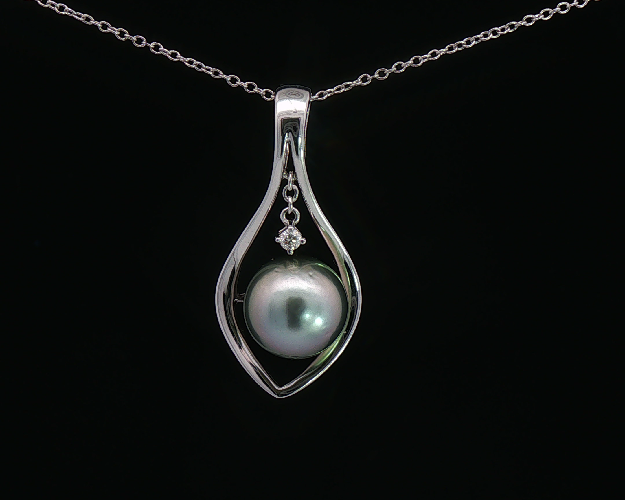 Tahitian Pearl Teardrop Pendant