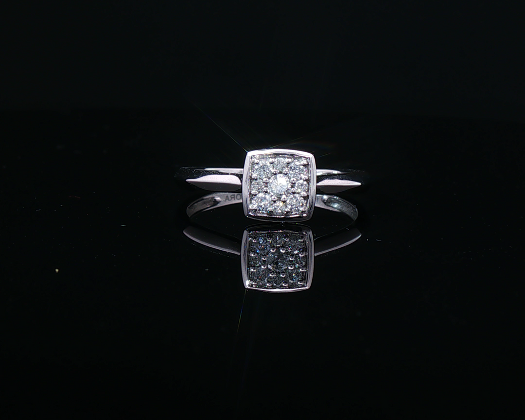 Petite square ring