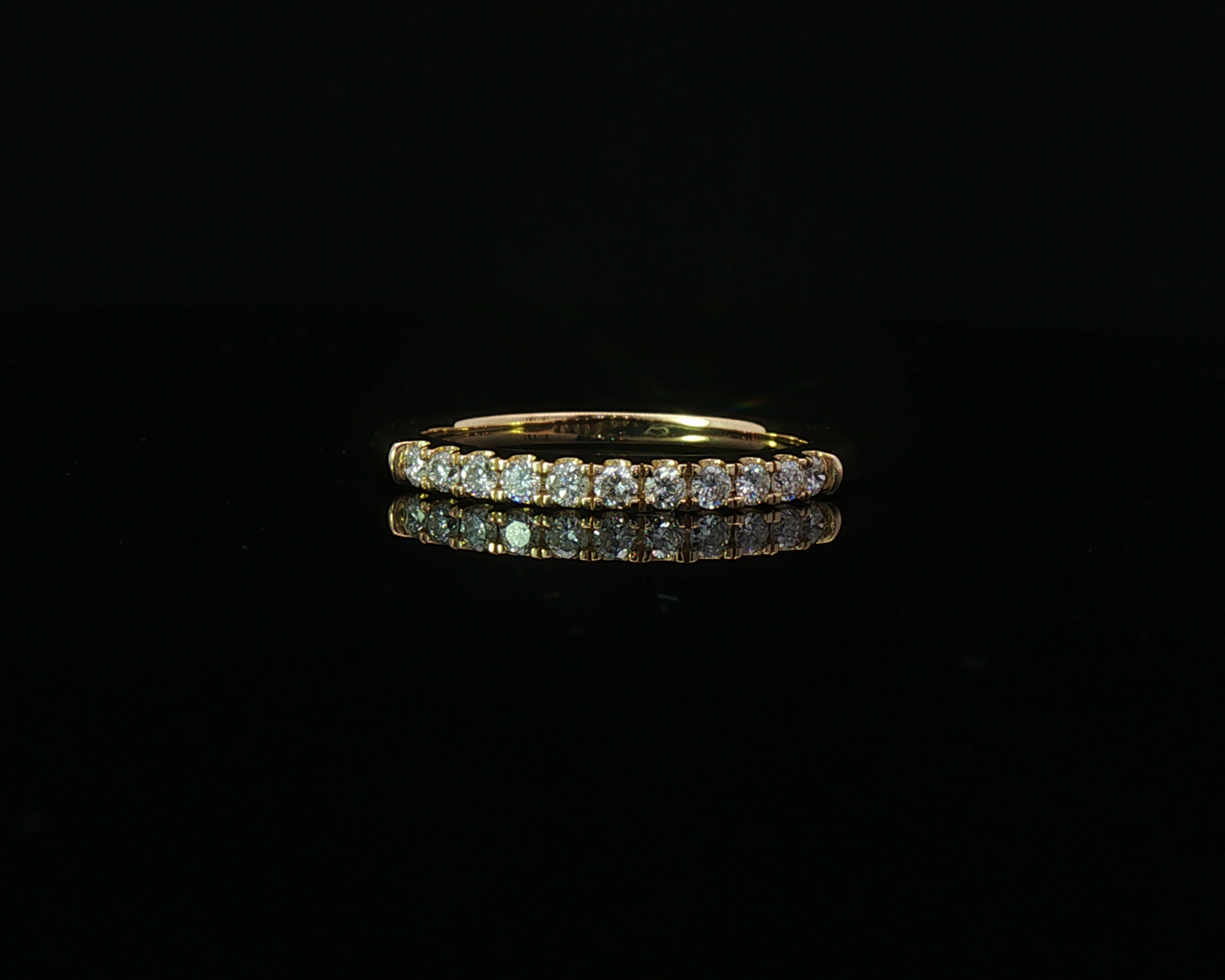 Single row diamond band