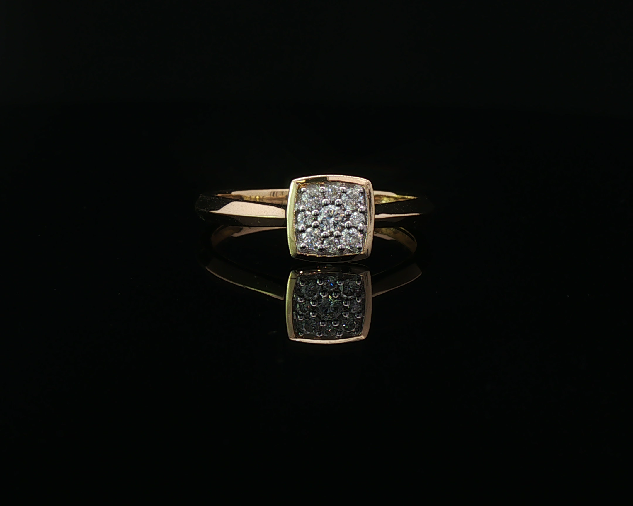 Petite square ring