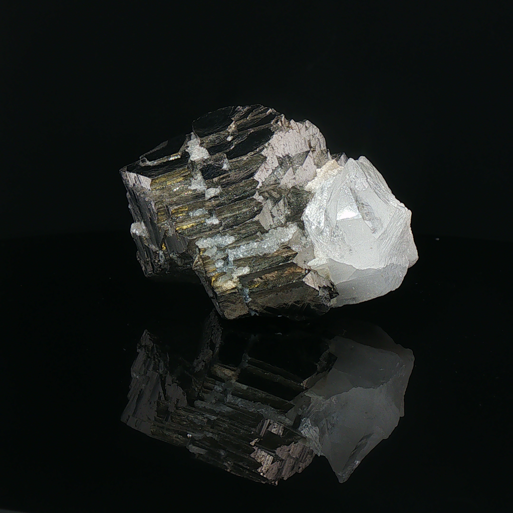 Quartz on arsenopyrite
