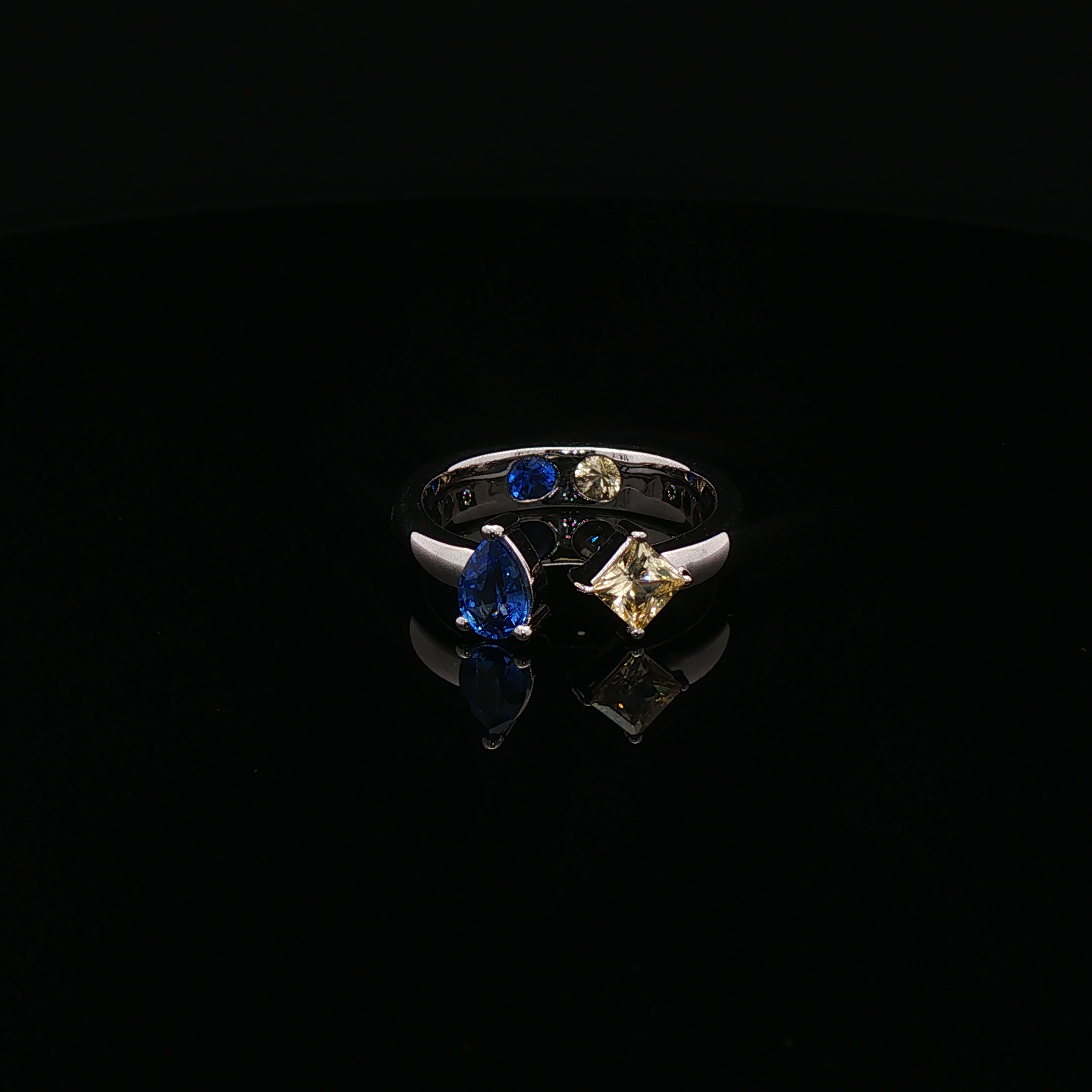 Sapphire Toi et Moi Ring