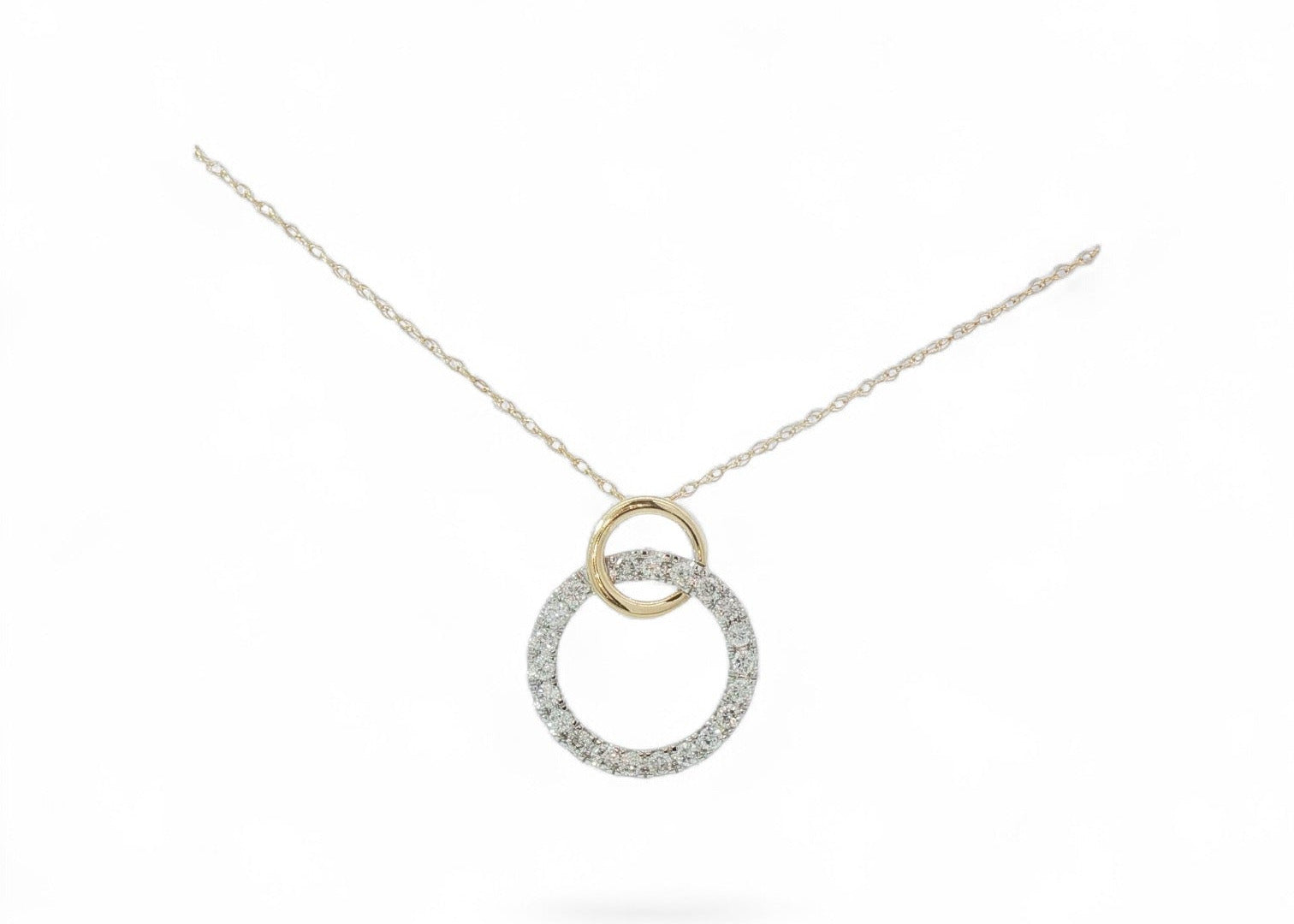 Intertwined circle pendant