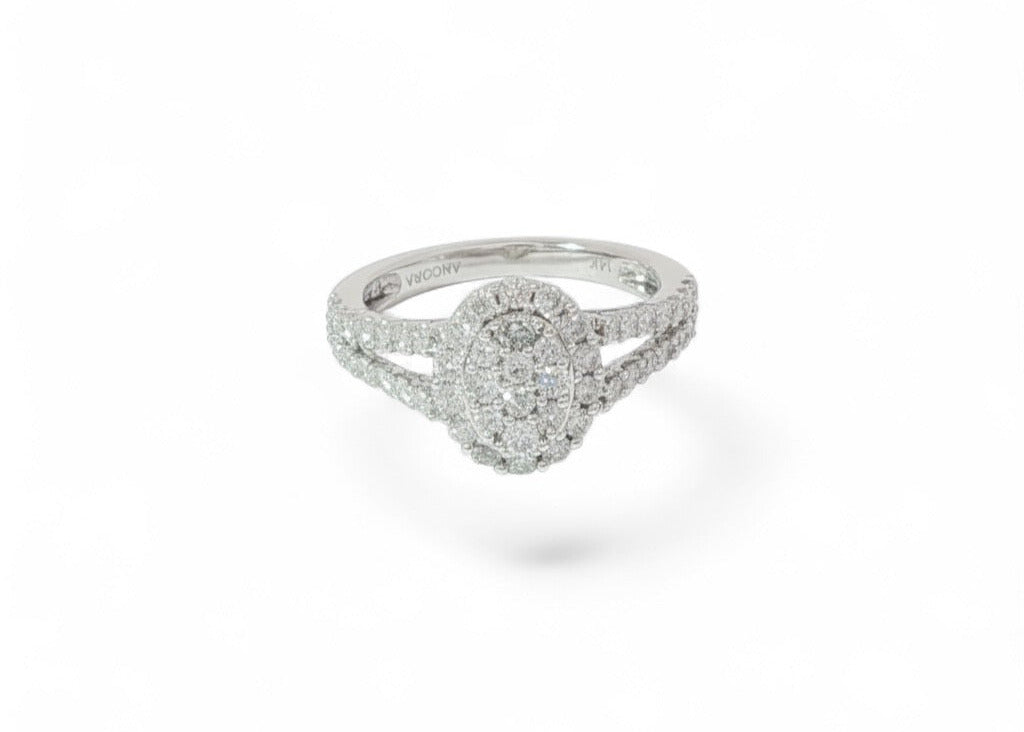 Oval halo ring